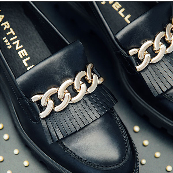Women's Chain Embellished Loafer