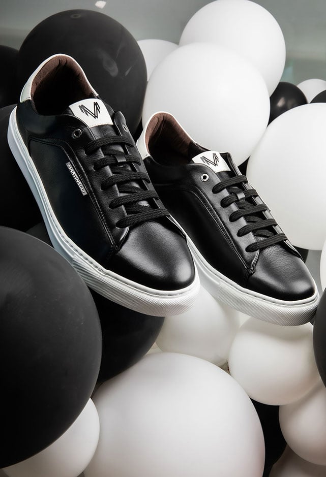Extra light men's sneakers