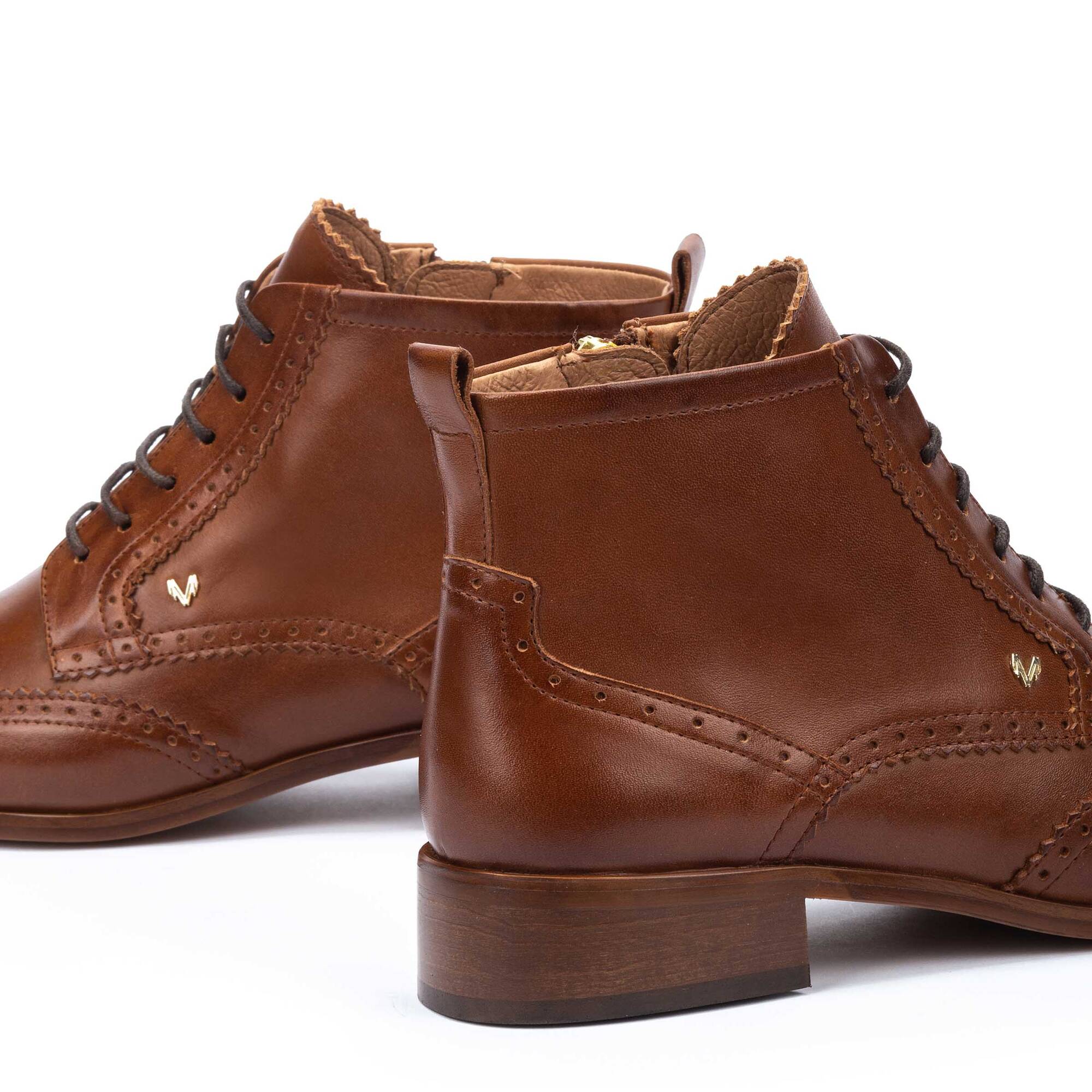 Flat ankle boots | MOSCOVA 1708-B242C, CUERO, large image number 60-1708-B242C_202_Martinelli_MOSCOVA_CUERO_full.jpg | null