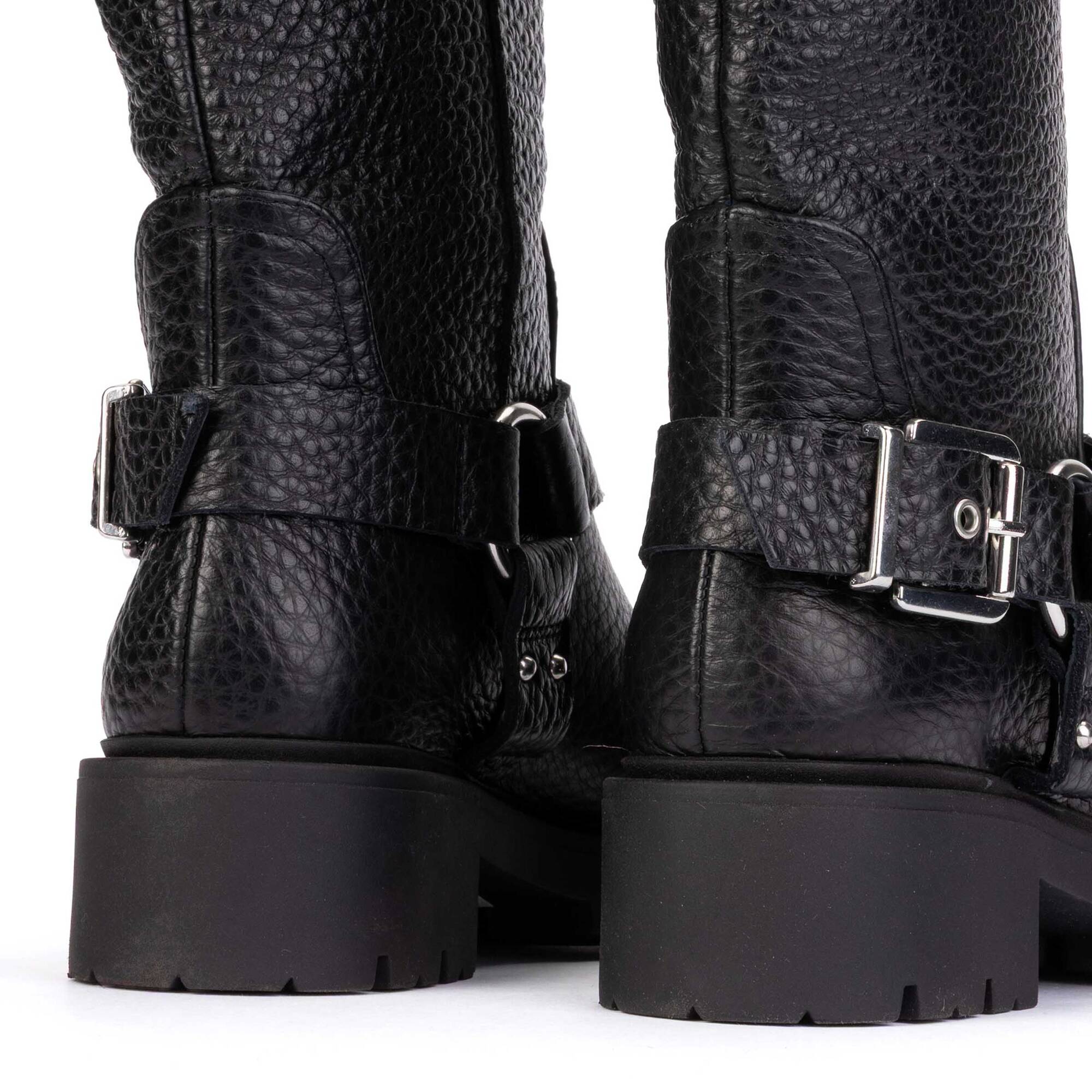Boots | LEONI S062-B675M, BLACK, large image number 60-S062-B675M_000_Martinelli_LEONI_BLACK_full.jpg | null