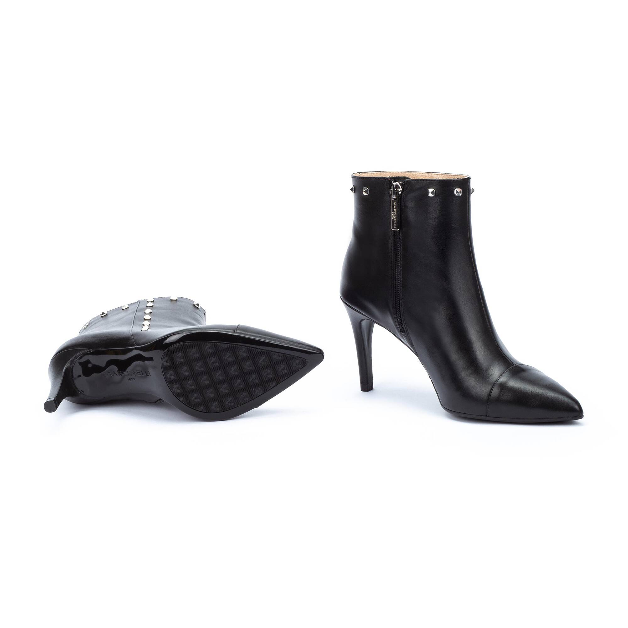 Botines con tac&oacute;n | THELMA 1489-B163P, BLACK, large image number 70-1489-B163P_000_Martinelli_THELMA_BLACK_full.jpg | null