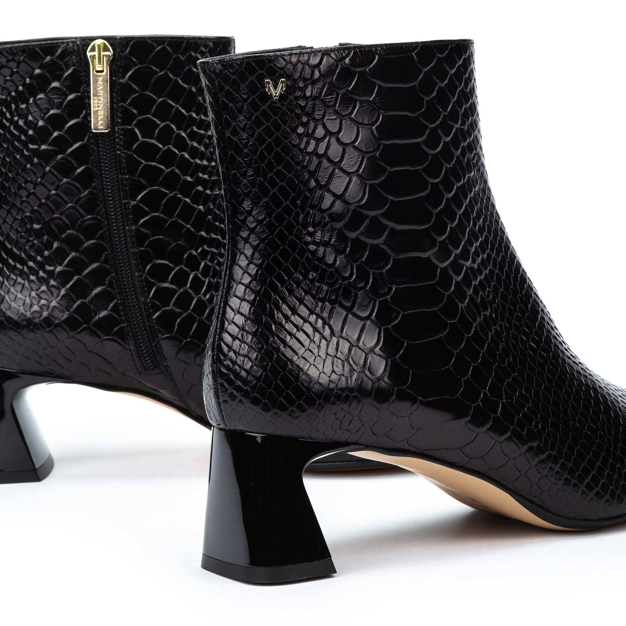 Botines con tac&oacute;n | VIVIANI S007-B298F, BLACK, large image number 60-S007-B298F_000_Martinelli_VIVIANI_BLACK_full.jpg | null