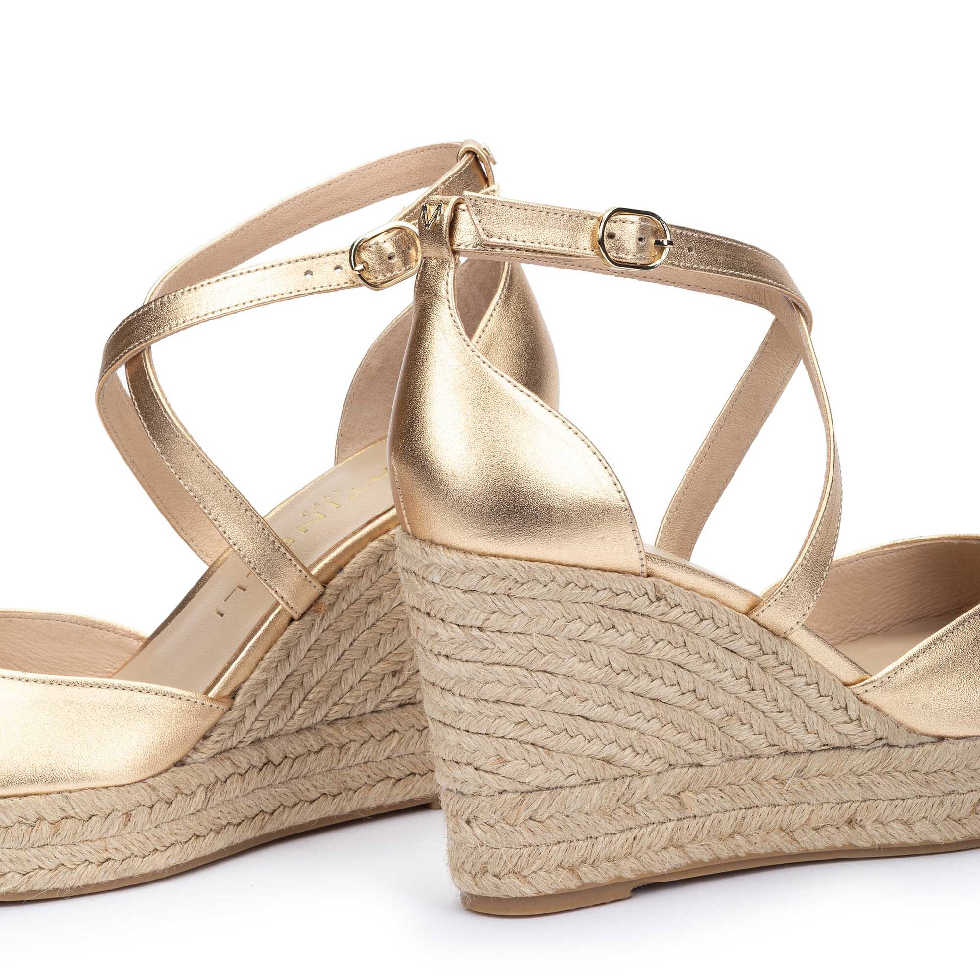 Cu&ntilde;as | SAVONA 1713-B264S, GOLD, large image number 60-1713-B264S_773_Martinelli_SAVONA_GOLD_full.jpg | null