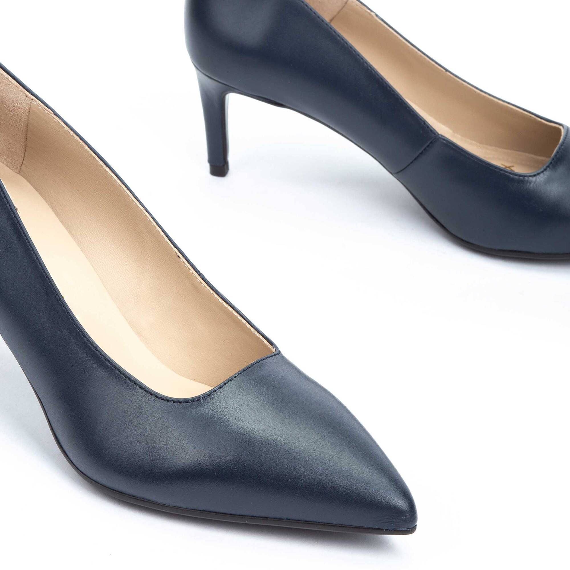 Court Shoes | FONTE 1749-B247K, MARINO, large image number 60-1749-B247K_317_Martinelli_FONTE_MARINO_full.jpg | null