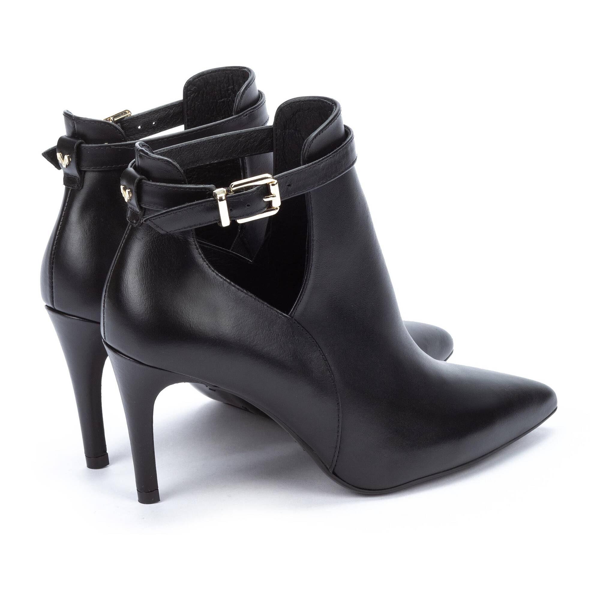 Botines con tac&oacute;n | THELMA 1489-A609P, BLACK, large image number 30-1489-A609P_000_Martinelli_THELMA_BLACK_full.jpg | null