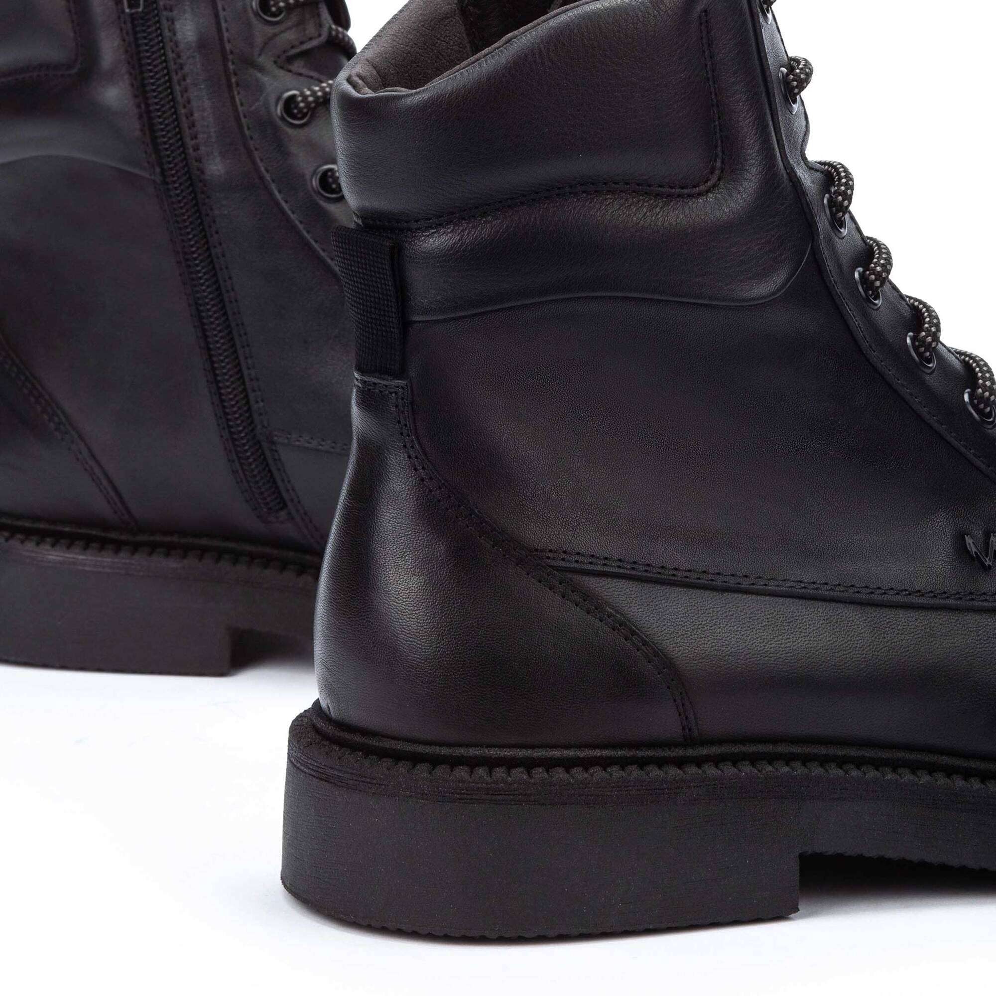 Boots | ROYSTON 1662-2850G, BLACK, large image number 60-1662-2850G_000_Martinelli_ROYSTON_BLACK_full.jpg | null