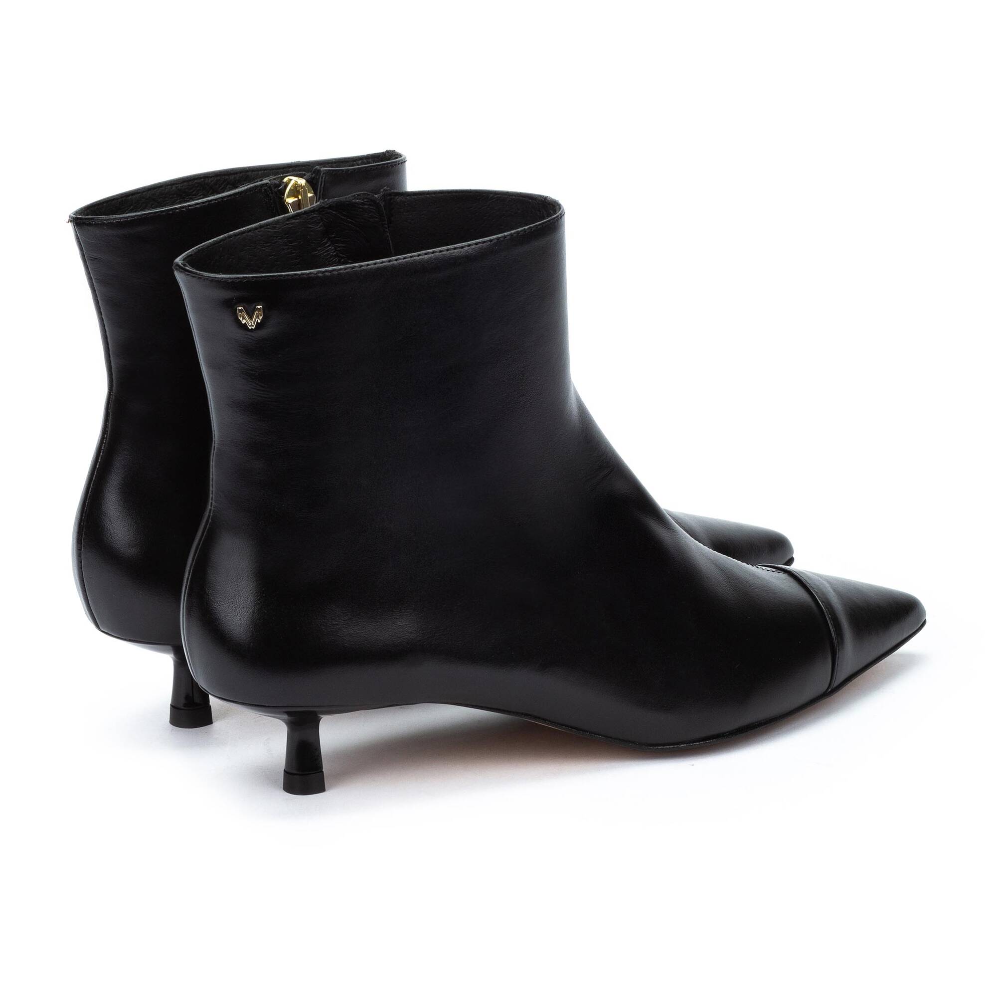 Botines con tac&oacute;n | GAETA 1746-B378K, BLACK, large image number 30-1746-B378K_000_Martinelli_GAETA_BLACK_full.jpg | null