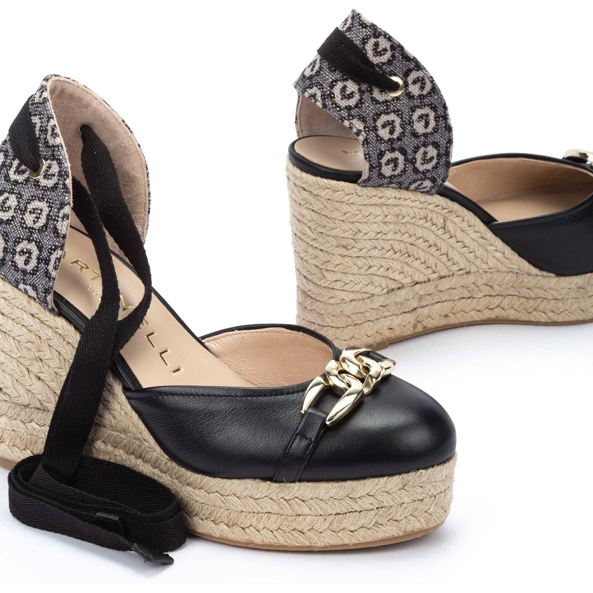 Cu&ntilde;as | SAVONA 1713-B261Z, BLACK, large image number 60-1713-B261Z_000_Martinelli_SAVONA_BLACK_full.jpg | null